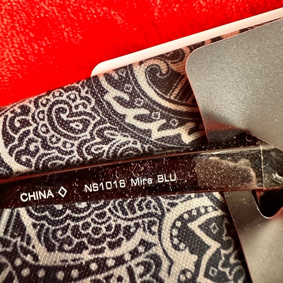 Foster Grant NWT Readers +2.5 - Picture 7 of 8